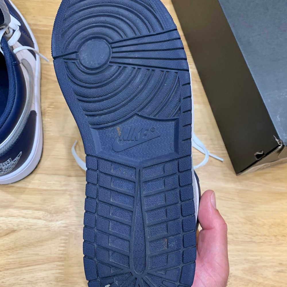 Nike Air Jordan 1 Low
White/Wolf Grey/Midnight Navy - Picture 6 of 11